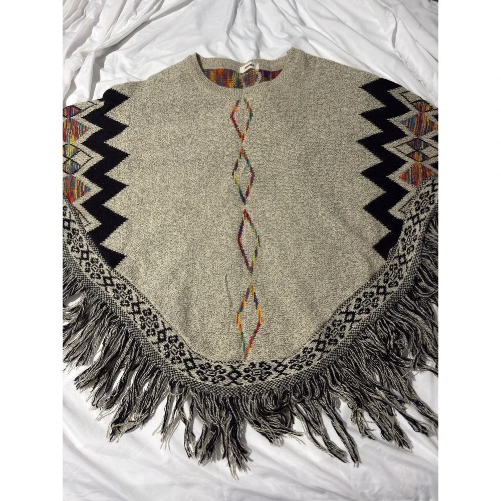 Adora Southwestern Knit Poncho Women One Size Grey Rainbow Excellent Fringe Boho - Picture 2 of 10